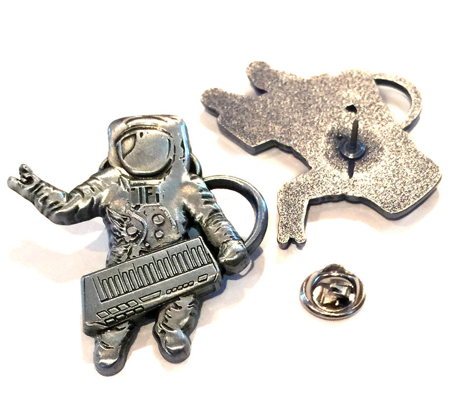 Astro Synth Pin
